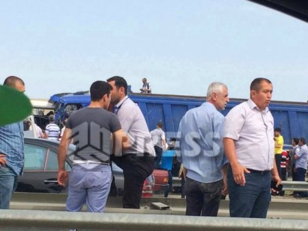 Bakıda dəhşətli qəza: Sərnişin avtobusu "KamAZ"la toqquşdu, ölən var