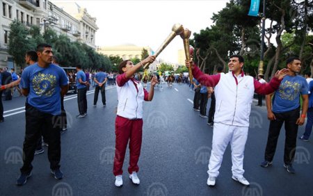 İlham Əliyevin ailəsi məşəllə