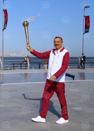 İlham Əliyevin ailəsi məşəllə