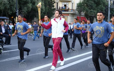 İlham Əliyevin ailəsi məşəllə