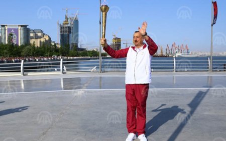 İlham Əliyevin ailəsi məşəllə
