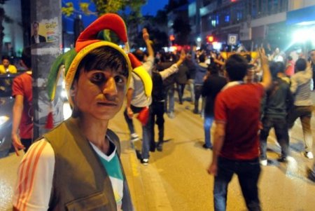 Türkiyədə kürdlər küçələrə axışdı