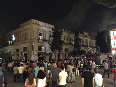 Bakının mərkəzində yanğın olub