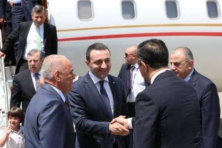 Qaribaşvili Bakıdadır