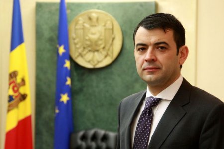 Qaburiç istefa verdi