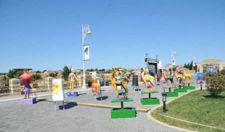 Leyla Əliyeva sərgidə