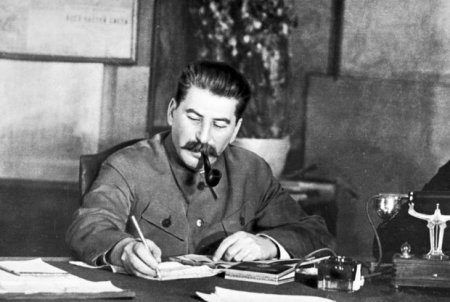Stalin müqəddəsləşdirilə bilər