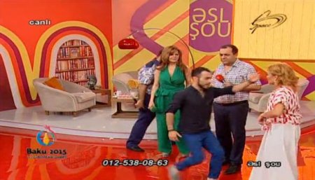 Səidə Sultan canlı yayımda ifaçını yıxıb təpiklədi