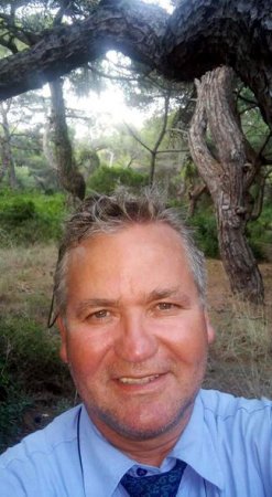 Türkiyədə kişi selfi çəkib özünü asdı