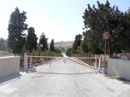 «Dostluq» parkında villaların söküntüsü dayandırılıb