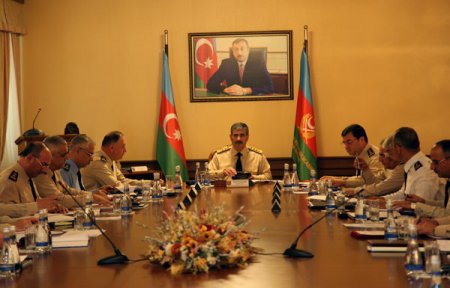 Zakir Həsənov generalları topladı