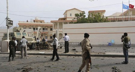 Somalidə Türkiyə səfirliyini partlatdılar
