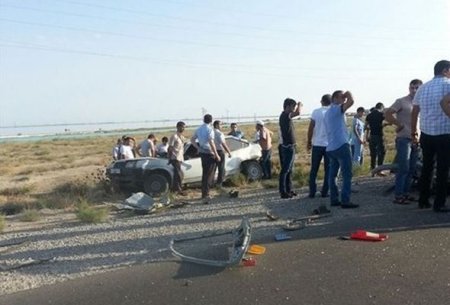 Hövsan yolunda “Mersedes” ilə “VAZ” toqquşdu