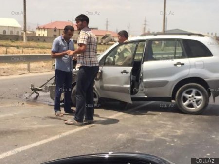 Magistral yolda qəza: “Nissan” aşdı