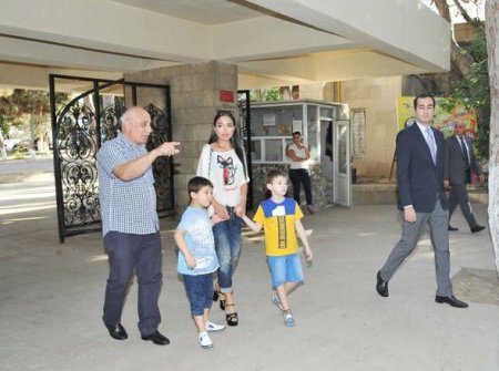 Leyla Əliyeva Bakı Zooloji Parkında yeni qəfəsin açılışında