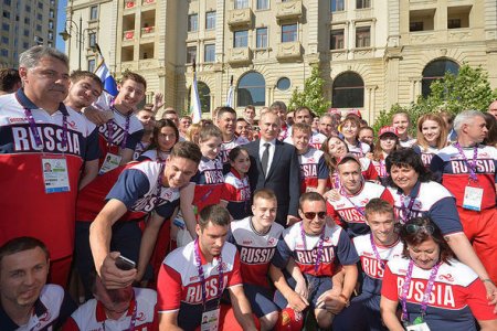 Putin Rusiya idmançılarını təbrik etdi