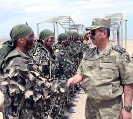 Müdafiə naziri yeni atış mərkəzi açdı