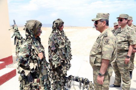 Müdafiə naziri yeni atış mərkəzi açdı