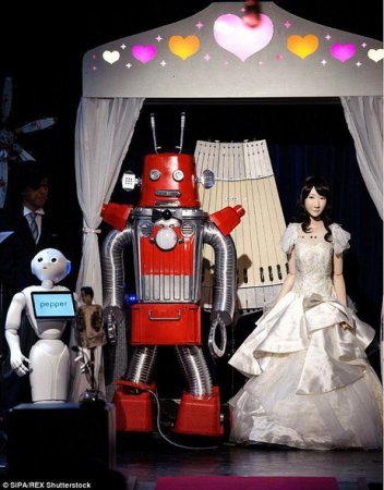 Dünyada ilk dəfə robotların toyu keçirilib