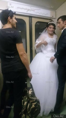 Bakıda bəy və gəlin toya metro ilə getdi