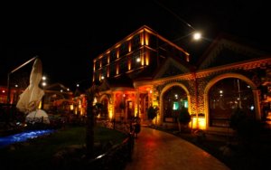 Bakıda məşhur otel yandı