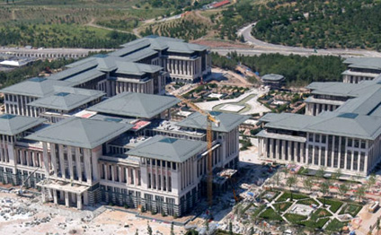 Sarayda qızıl unitaz iddialarına son verildi