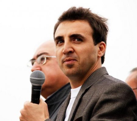 Əli Kərimlinin müavini istefa verdi