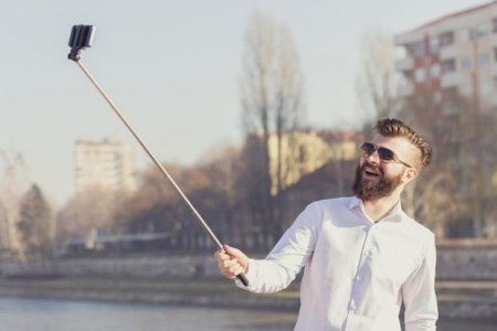 Selfi çubuğu britaniyalının ölümünə səbəb oldu