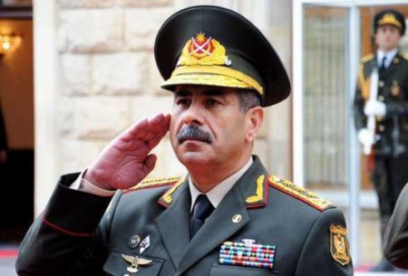 Zakir Həsənov Silahlı Qüvvələrin şəxsi heyətini təbrik etdi