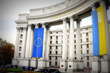 Ukrayna Rusiya diplomatını ölkədən qovdu
