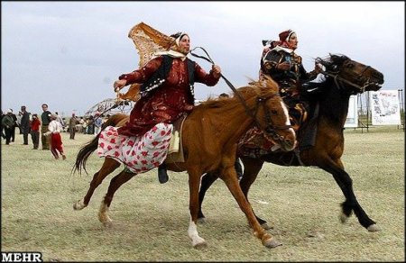 Qaşqaylar Azərbaycan Bayrağını öz bayraqları kimi qəbul etdilər