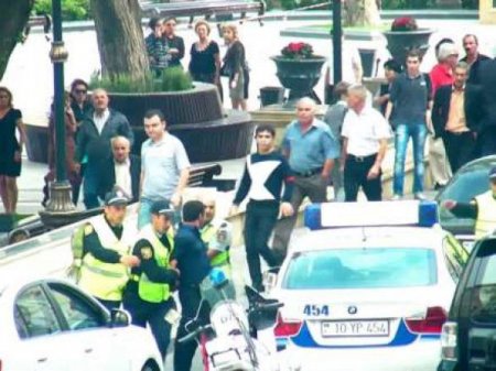 Bakıda “avtoş” və qohumları polisə hücum edib maşınını əzdi
