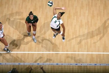 “Lokomotiv” voleybolçu aldı