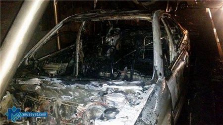 Bakıda maşın dayanacağa çırpılıb kül oldu