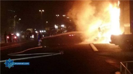 Bakıda maşın dayanacağa çırpılıb kül oldu