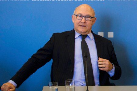 Putin Fransadan 1 milyard avro qopardır
