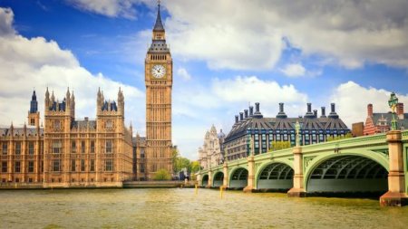 Məhəmməd və Ameliya Londonda ən populyar uşaq adlarıdır