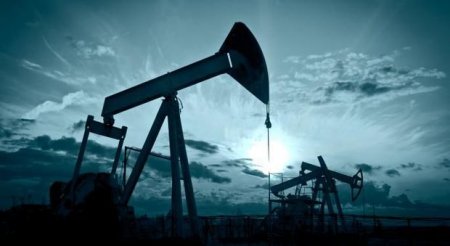 Brent markalı neftin qiyməti 53 dollar oldu
