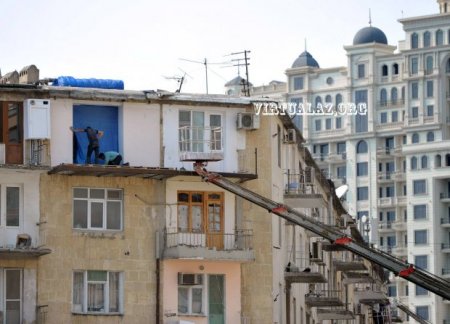Balkonlar sökülür, sakinlər isə etiraz edə bilmir, çünki...