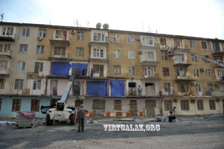 Balkonlar sökülür, sakinlər isə etiraz edə bilmir, çünki...