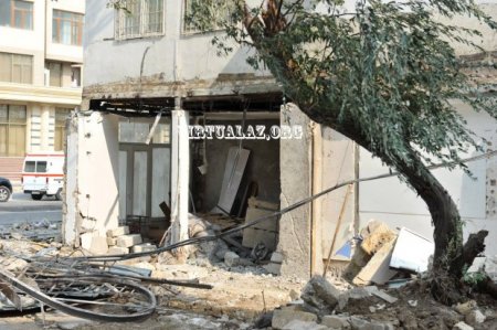 Balkonlar sökülür, sakinlər isə etiraz edə bilmir, çünki...