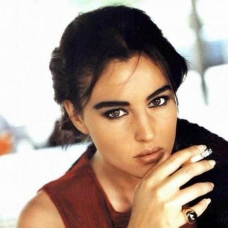 Monika Belluççi gənclik illərində...