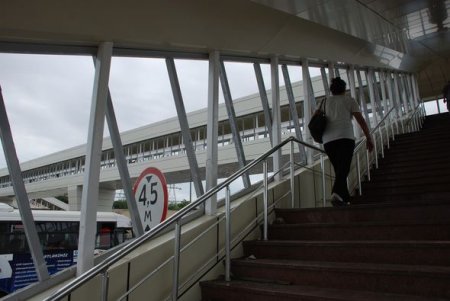Bakıda yerüstü piyada keçidlərinin üzlükləri yeniləndi