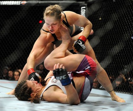 UFC çempionuna porno filmdə çəkilmək üçün 5 milyon dollar təklif etdilər