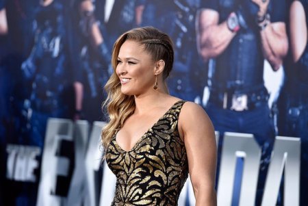 UFC çempionuna porno filmdə çəkilmək üçün 5 milyon dollar təklif etdilər