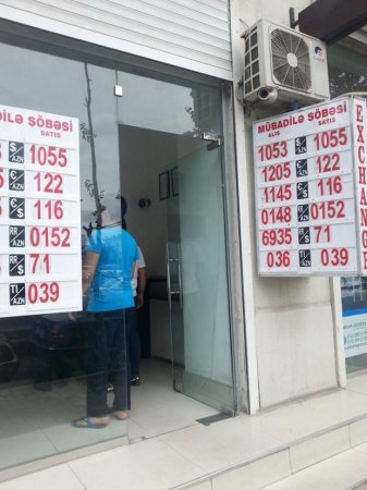 Dollar panikası səngidi: pul satılır, amma alıcılar da artıb..