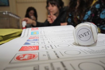 Türkiyədə növbəti parlament seçkilərinin vaxtı açıqlanıb