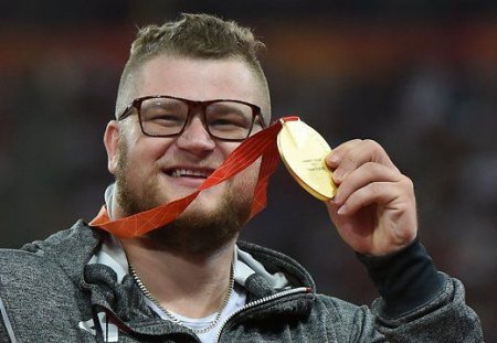 İçkili idmançı taksi sürücüsü ilə DÇ-nın qızıl medalı ilə hesablaşıb
