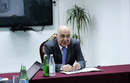 Çingiz Abdullayev istefaya getməyə hazırlaşmır