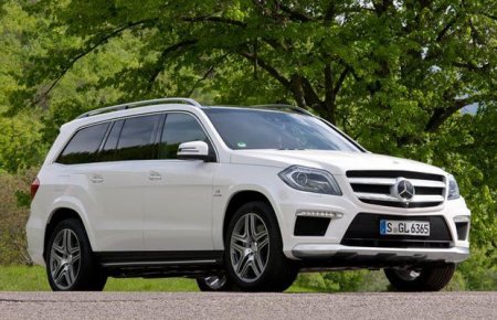 Moskvanın mərkəzində işsizin bahalı “Mercedes”ini oğurladılar
